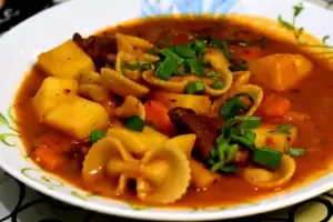 Guiso de fideos moitos: cmo preparar la receta abundante, sabrosa y especiada al estilo de la abuela