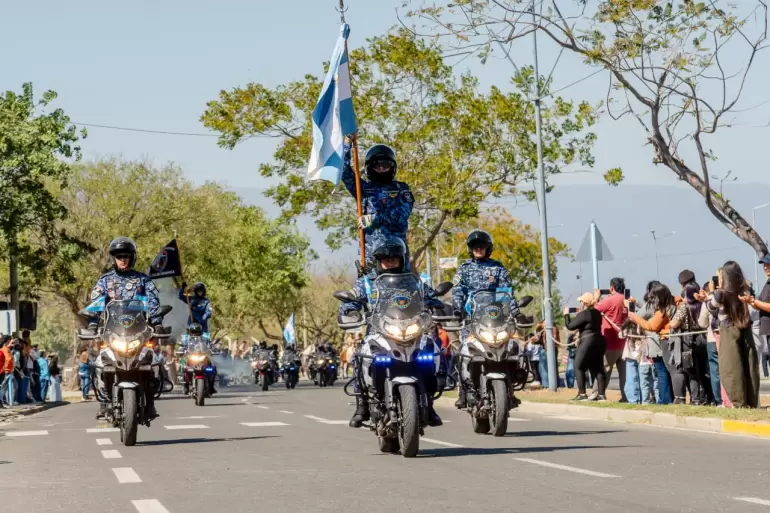 policia 202 aniversario desfile