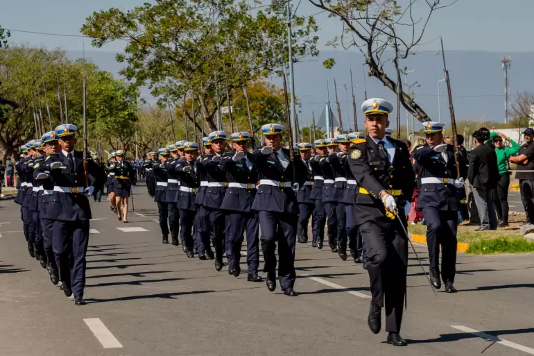 policia 202 aniversario desfile