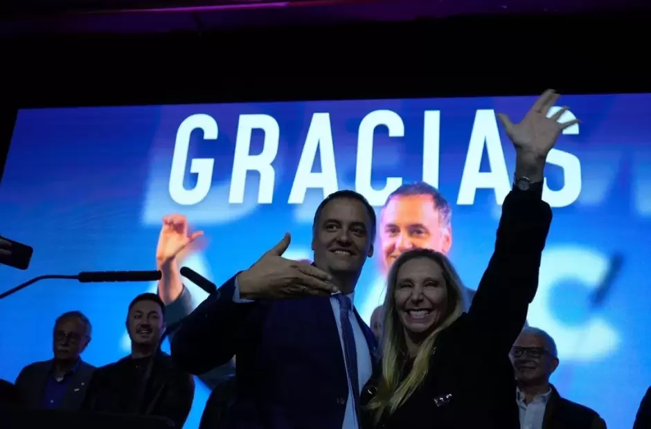 Adorni y Karina Milei