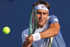 Toms Etcheverry se qued con el duelo de argentinos ante Camilo Ugo Carabelli en el primer da del US Open