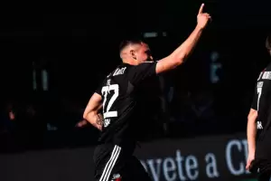 Riestra gole� a Sarmiento y sue�a con la Sudamericana