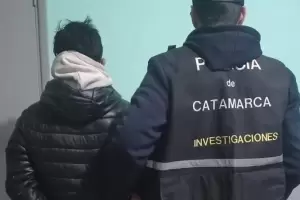 Intentaban detener a un delincuente y vecinos golpearon a una polica