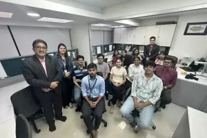 CAMYEN capacit a estudiantes indios sobre la rodocrosita