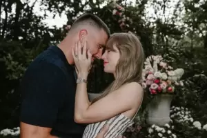 "It's a love story": Taylor Swift anunci su casamiento con Travis Kelce