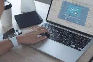 Atencin con esta estafa en compras online: simulan un envo demorado y roban los datos de la tarjeta