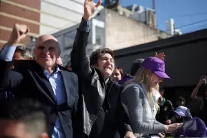 Tensin en la campaa libertaria: la crisis bonaerense preocupa al oficialismo