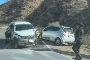Impactante choque en El Rodeo: hay diez personas heridas, entre ellos, menores