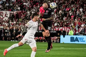 Barracas Central gan en la visita a Newell's y es lder de la Zona A