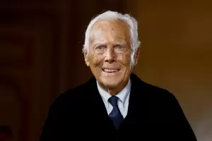Muri� Giorgio Armani, el dise�ador que revolucion� la moda con el pr�t-�-porter