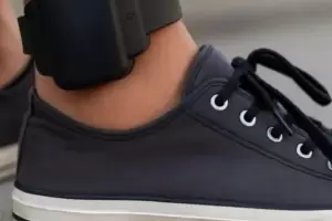 Polmica: la Justicia de Salta habilit el uso de tobilleras para menores procesados