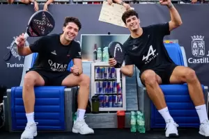 Tapia y Coello revalidan su reinado en Pars: tricampeones del Premier Padel en Roland Garros