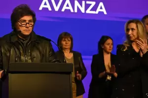 Tras la derrota, Milei arma una mesa poltica nacional y convoca a gobernadores