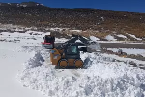 Vialidad Nacional inici� el despeje de nieve en el Paso de San Francisco