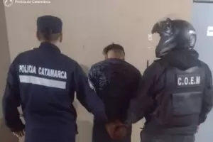 Detuvieron a un hombre acusado de agredir verbalmente a su familia