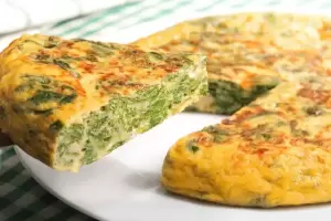 Cmo preparar una Tortilla de acelga con una receta fcil de 4 ingredientes?