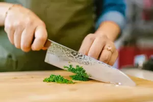 Cmo recuperar el filo de tus cuchillos con papel aluminio