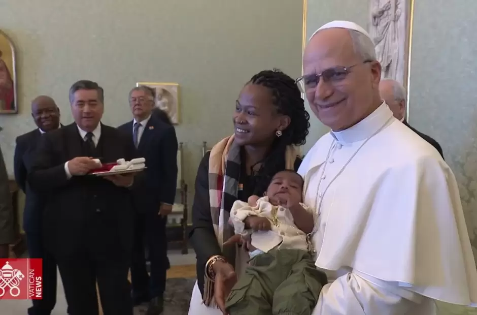 Len XIV celebrando su cumpleaos