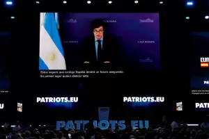 Milei en el acto de Vox dijo que defender su gestin "con uas y dientes"