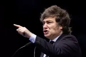 Milei alterna entre la autocrtica y el ataque tras las derrotas en Buenos Aires y el Congreso