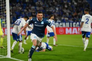 Racing se qued con el primer duelo ante Vlez