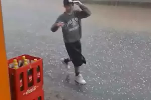 Clima loco: fuerte granizada sorprende a El Rodeo en plena siesta