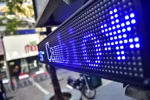 El dlar oficial llega a los $1.515 y el riesgo pas se acerca a los 1.500 puntos