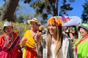 La primavera lleg� a la Residencia Fray Mamerto Esqui�