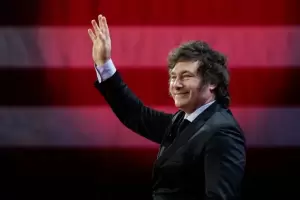 Milei parti rumbo a Nueva York para hablar en la ONU y reunirse con Trump