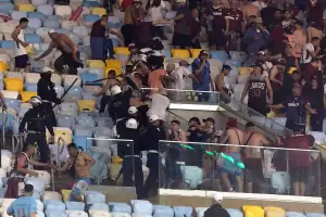 Otra vez en Brasil: La polica reprimi brutalmente a los hinchas de Lans