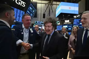 Bonos y acciones suben mientras el dlar cae tras el respaldo de EE.UU. a Argentina