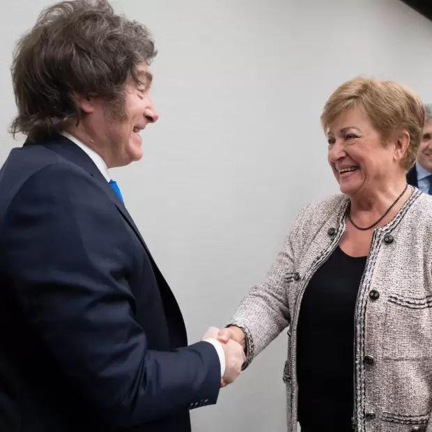 Con respaldo del FMI, el Gobierno acelera su agenda de reformas para consolidar el crecimiento
