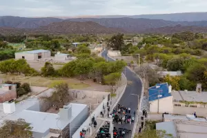 Inauguran obras de asfaltado clave en Fray Mamerto Esqui