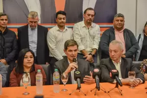 Jalil Colom� y Manzi exigen un debate p�blico entre candidatos