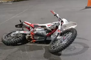 Perdi el control de la moto, cay pesadamente al asfalto y fue hospitalizada