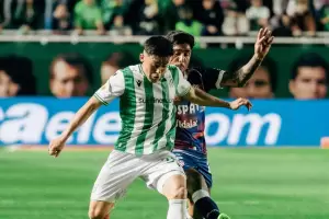 Uni�n igual� sin goles con Banfield y sigue como �nico puntero