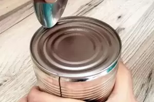 El incre�ble truco casero para abrir una lata sin abrelatas