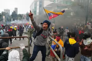 Ecuador: Un manifestante muerto y 17 militares secuestrados tras una protesta indgena