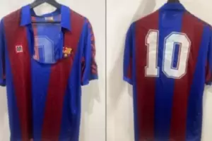 Subastarn camisetas y objetos personales de Diego Maradona en un evento histrico