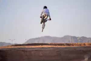 La Capital inaugur la primera pista semiprofesional de BMX de la provincia