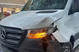 Secuestran combi tras accidente y positivo de alcoholemia