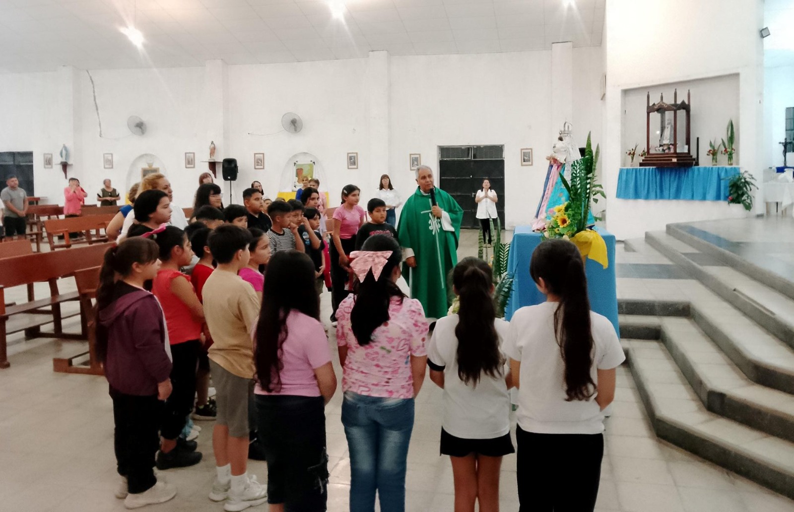 Se pidió por las vocaciones sacerdotales durante la novena de la Virgen ...