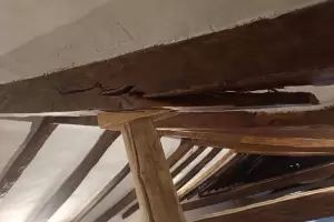 Cierran la Iglesia de San Pedro, en Fiambal por riesgo estructural, otra vez