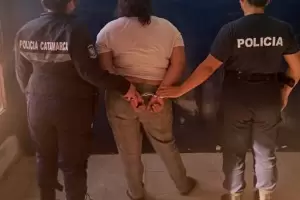 Una mujer fue aprehendida en Catamarca por intentar agredir con un cuchillo a un joven