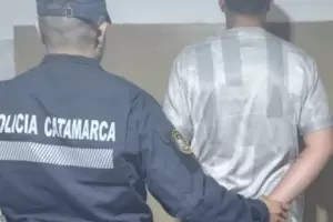 Catamarca: un hombre golpe a un alumno de 14 aos y a un adulto que lo defenda