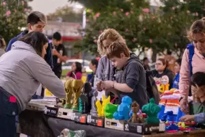 La Feria de Parque La Gruta vuelve este domingo con msica, bingo y emprendedores