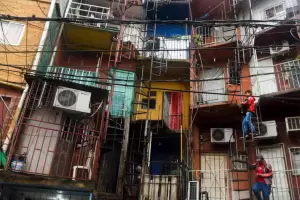 Una de cada tres familias argentinas vive en viviendas inadecuadas