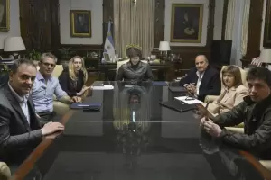 Milei relanza su campa�a con Santilli y busca achicar diferencias rumbo a octubre