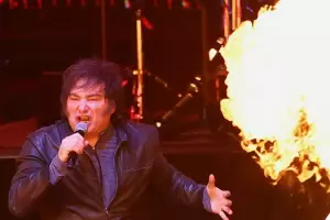 Milei present su libro con un show musical y cuestion al kirchnerismo: "Ganaron un round, pero no la batalla"