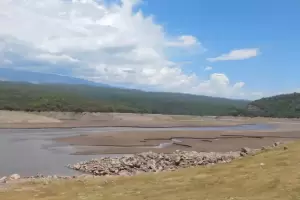 Baja del Dique Las Pirquitas: "Si no llueve, esto se va a complicar"